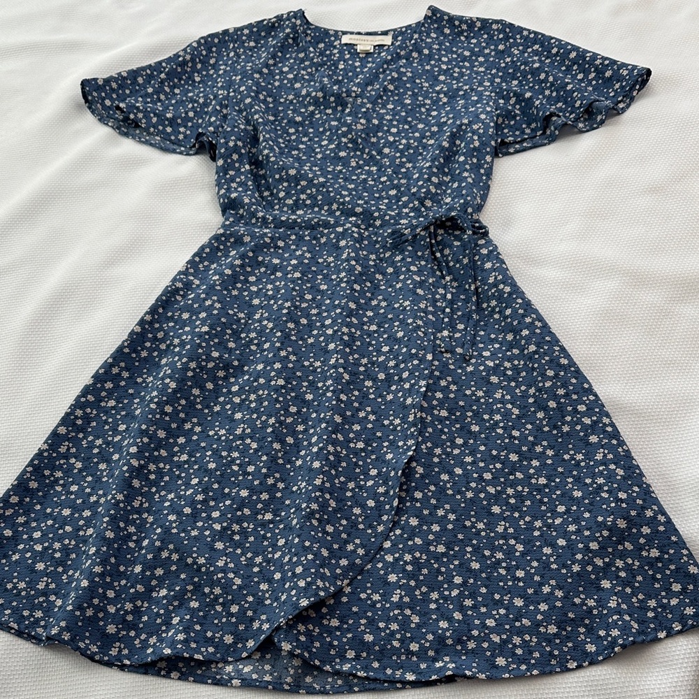 Monteau Los Angeles floral crepe dress